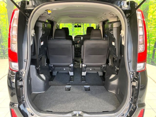 TOYOTA NOAH 2014 Image 31