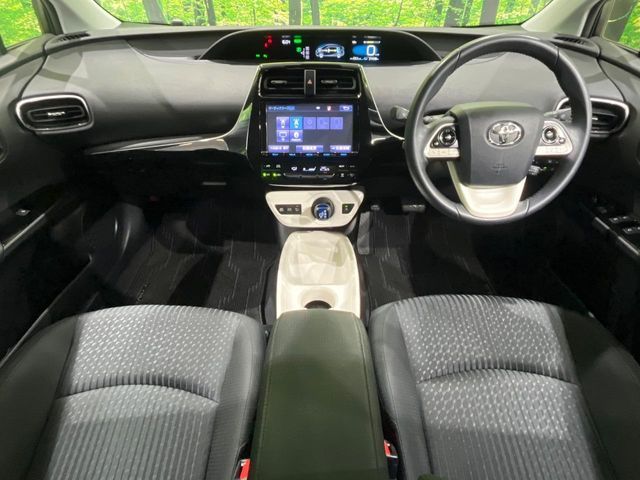 TOYOTA PRIUS 2017 Image 31