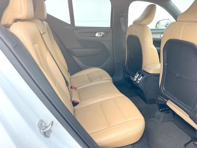 VOLVO XC40 2019 Image 31