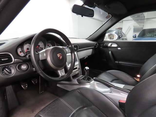 PORSCHE 911 2007 Image 31