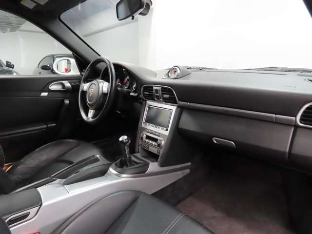 PORSCHE 911 2007 Image 31