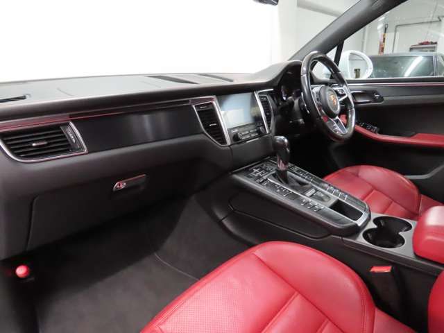 PORSCHE MACAN 2017 Image 31