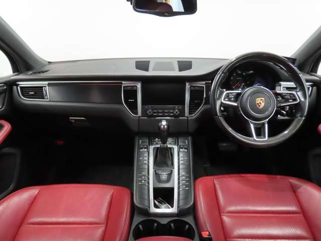 PORSCHE MACAN 2017 Image 31