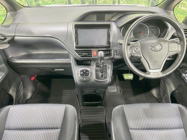 TOYOTA VOXY 2014 Image 31