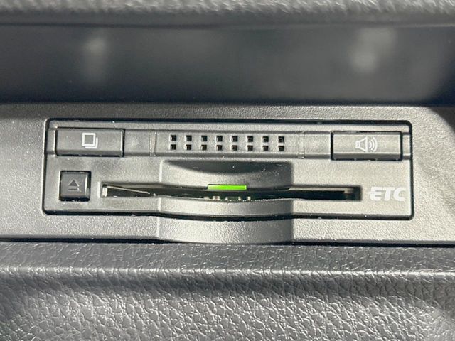 TOYOTA VOXY 2014 Image 31