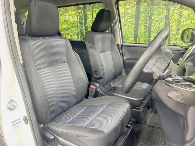 TOYOTA VOXY 2014 Image 31