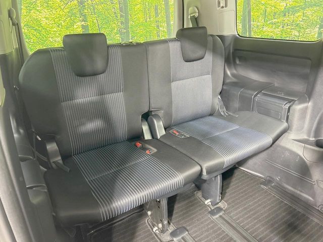 TOYOTA VOXY 2014 Image 31