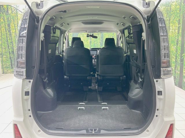 TOYOTA VOXY 2014 Image 31