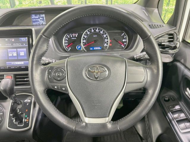 TOYOTA VOXY 2014 Image 31