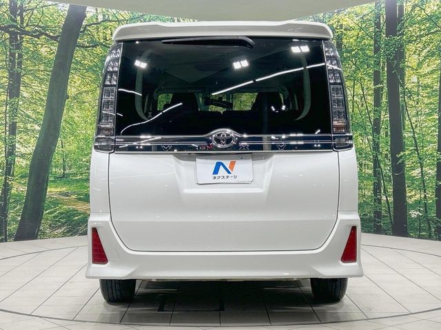 TOYOTA VOXY 2014 Image 31