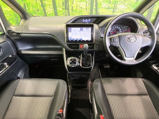 TOYOTA VOXY 2020 Image 31