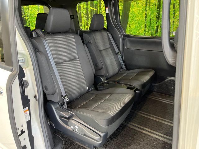 TOYOTA VOXY 2020 Image 31