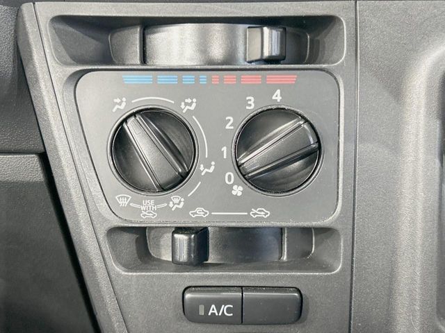 DAIHATSU HIJET DECKVAN 2019 Image 31