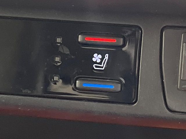 TOYOTA RAV4 HYBRID 4WD 2022 Image 31