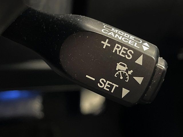 TOYOTA HARRIER HYBRID 2014 Image 31