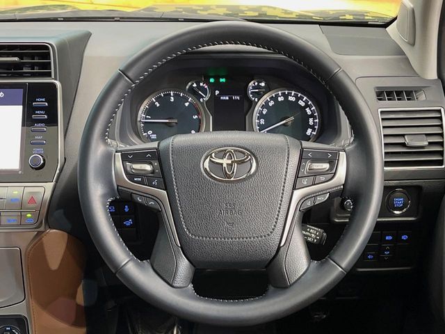 TOYOTA LANDCRUISER PRADO 2022 Image 31