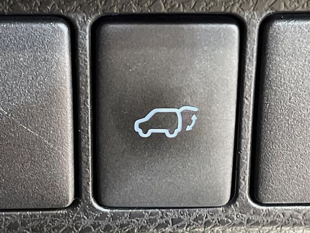 TOYOTA HARRIER HYBRID 2018 Image 31