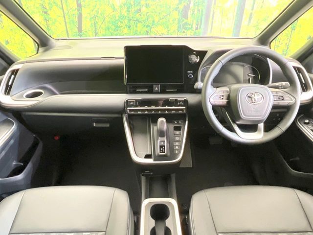 TOYOTA VOXY HYBRID 2026 Image 31