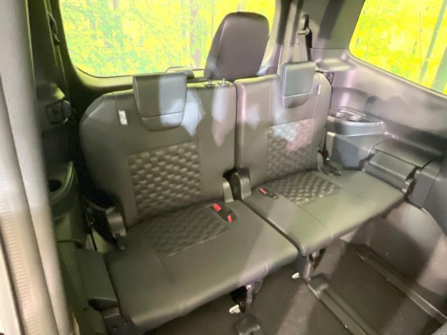 TOYOTA VOXY HYBRID 2026 Image 31