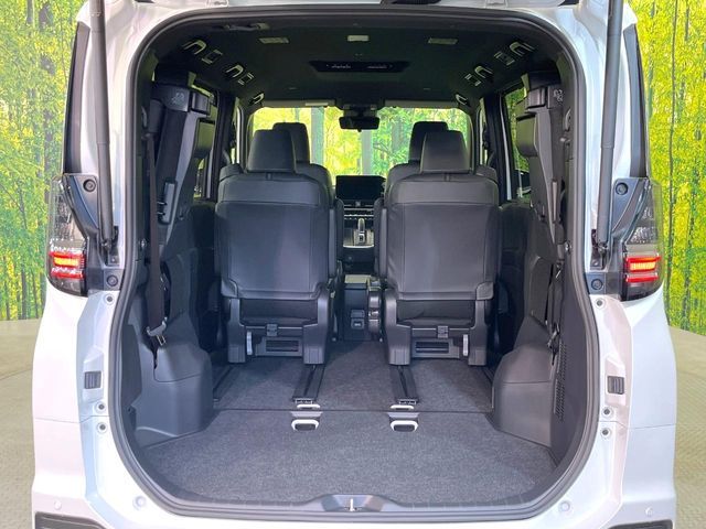 TOYOTA VOXY HYBRID 2026 Image 31