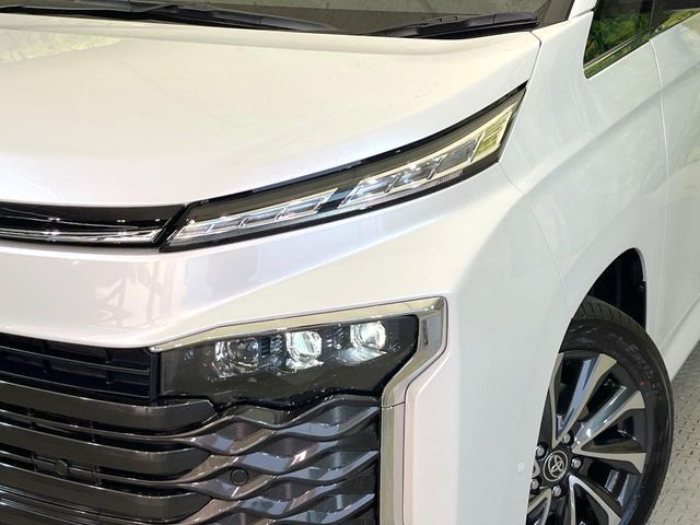 TOYOTA VOXY HYBRID 2026 Image 31