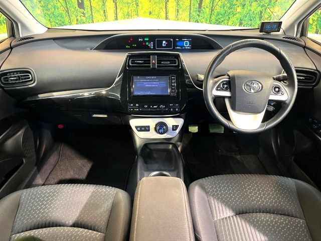 TOYOTA PRIUS 2017 Image 31