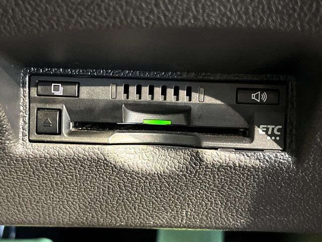 TOYOTA PRIUS 2017 Image 31