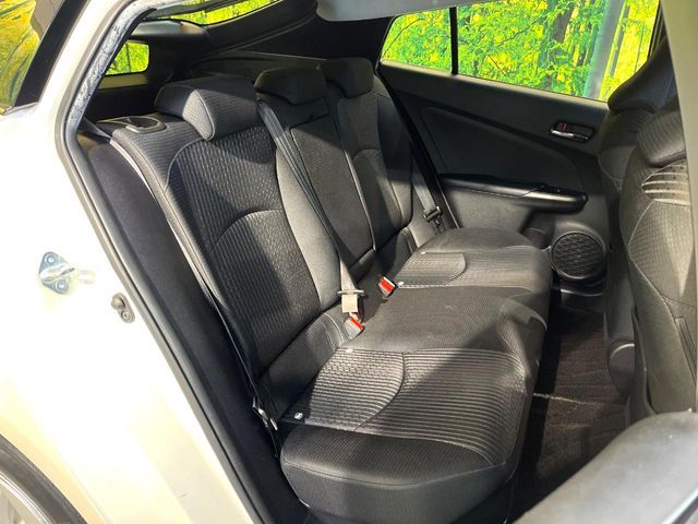 TOYOTA PRIUS 2017 Image 31