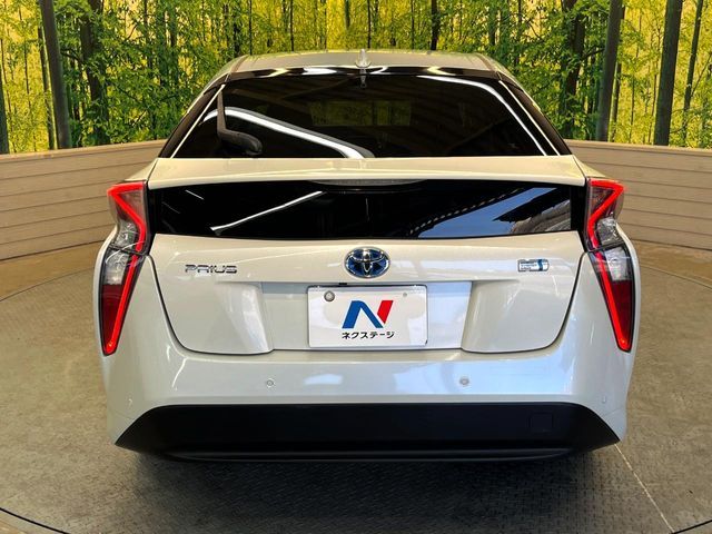 TOYOTA PRIUS 2017 Image 31