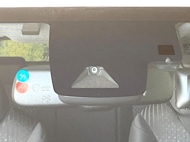 TOYOTA PRIUS 2017 Image 31