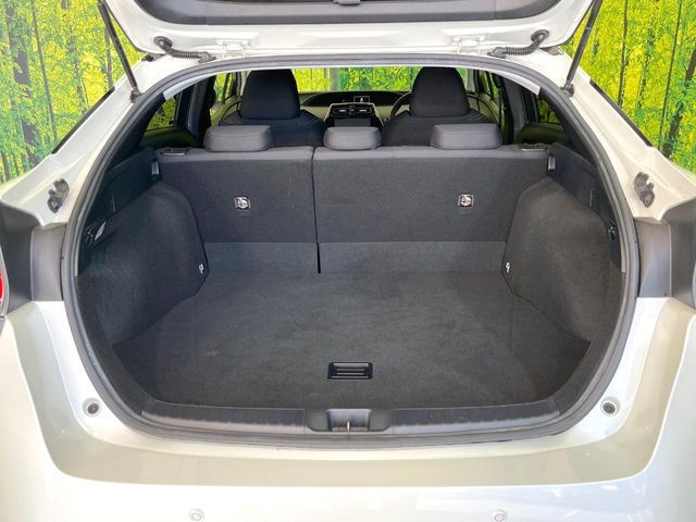 TOYOTA PRIUS 2017 Image 31