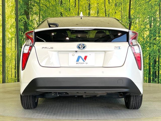 TOYOTA PRIUS 2017 Image 31