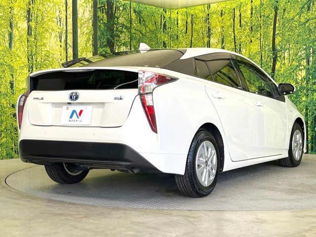 TOYOTA PRIUS 2017 Image 31
