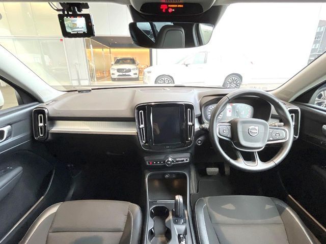 VOLVO XC40 2018 Image 31