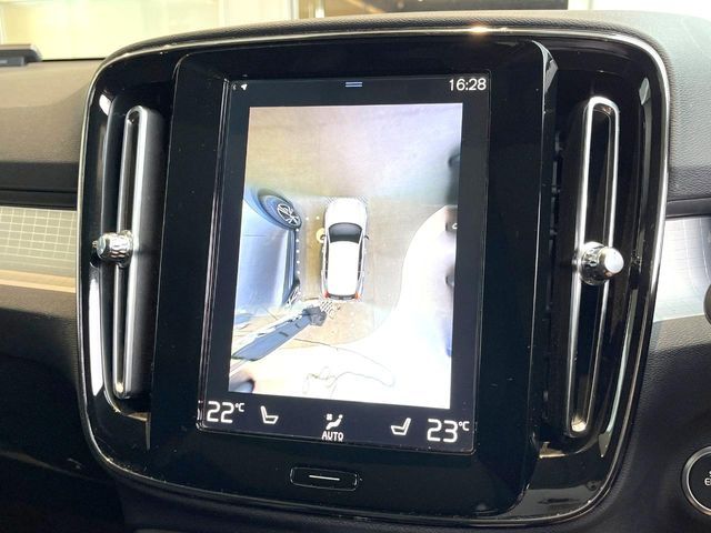 VOLVO XC40 2018 Image 31