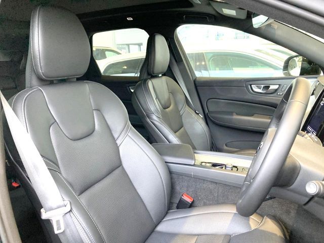 VOLVO XC60 2025 Image 31