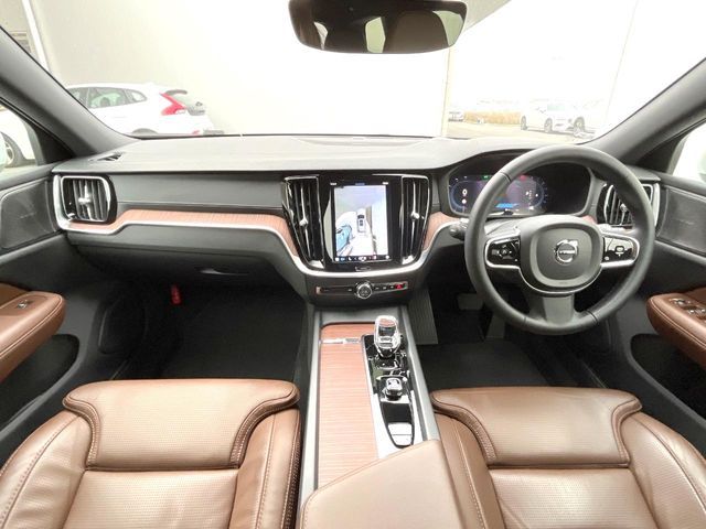 VOLVO V60 CROSS COUN 2023 Image 31