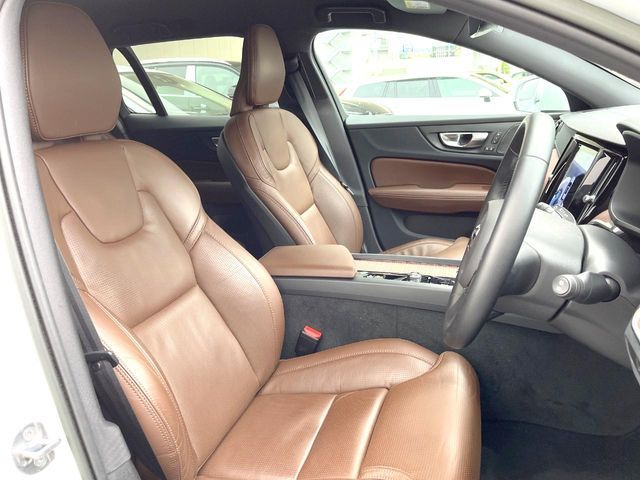 VOLVO V60 CROSS COUN 2023 Image 31