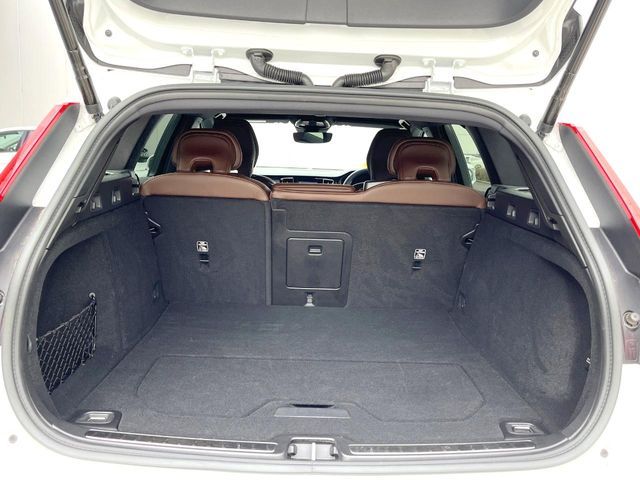 VOLVO V60 CROSS COUN 2023 Image 31