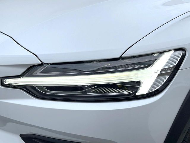 VOLVO V60 CROSS COUN 2023 Image 31