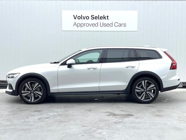 VOLVO V60 CROSS COUN 2023 Image 31