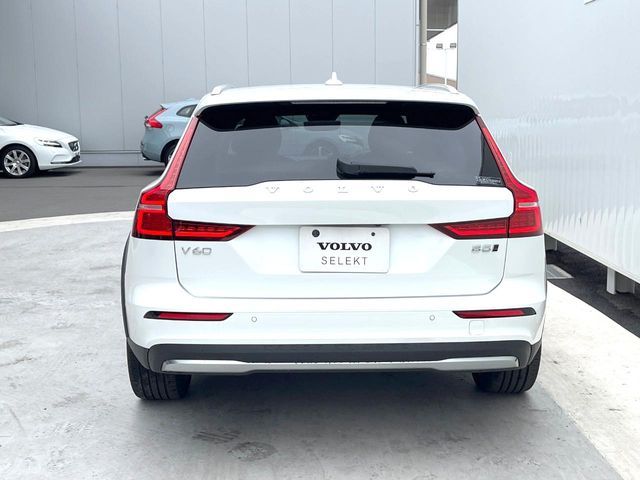 VOLVO V60 CROSS COUN 2023 Image 31