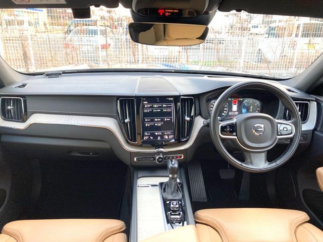 VOLVO XC60 2019 Image 31