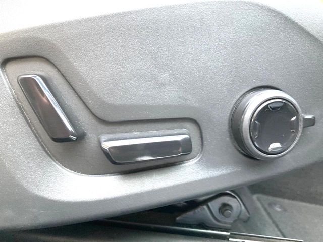 VOLVO XC60 2019 Image 31