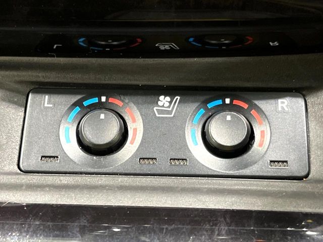 TOYOTA ALPHARD HYBRID 4WD 2018 Image 31