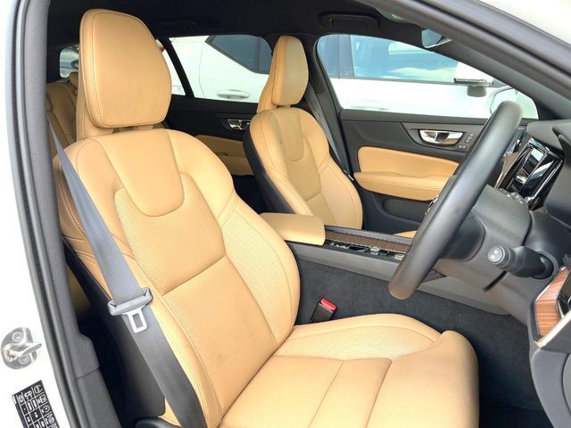 VOLVO V60 2022 Image 31