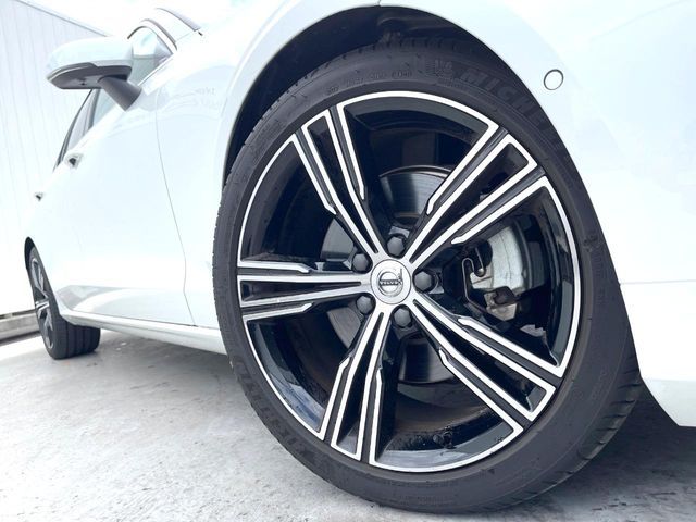 VOLVO V60 2022 Image 31