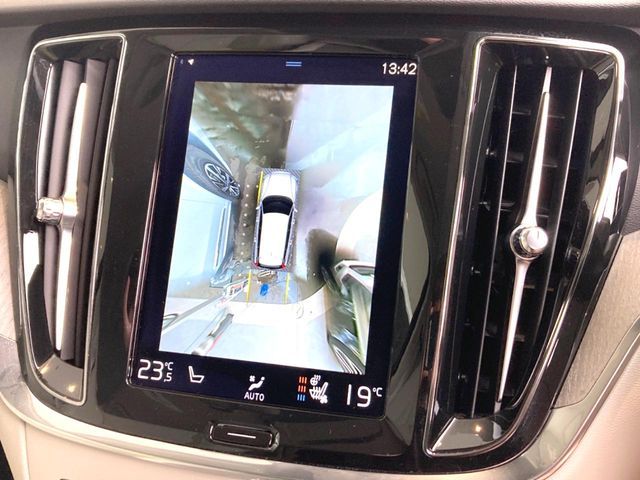 VOLVO V60 2021 Image 31