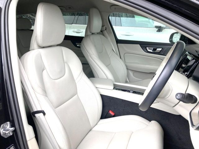 VOLVO V60 2021 Image 31