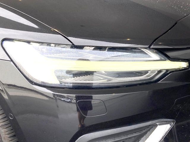 VOLVO V60 2021 Image 31